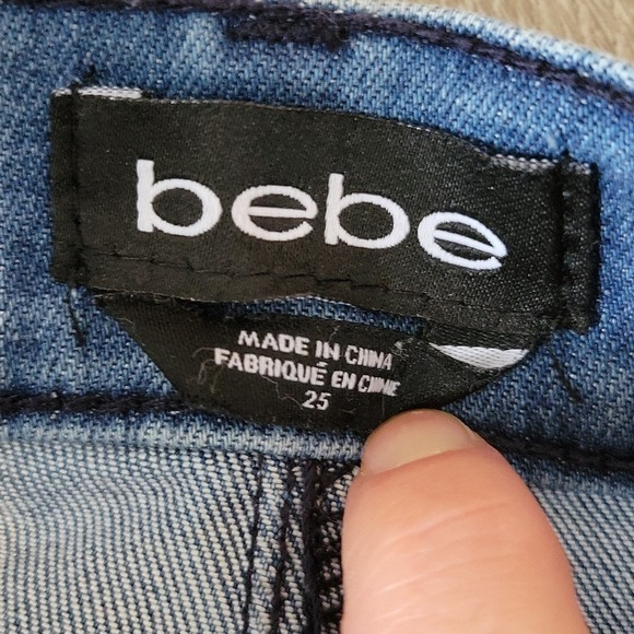 NWOT, BEBE high waisted skirt. Size 25. - Picture 3 of 8